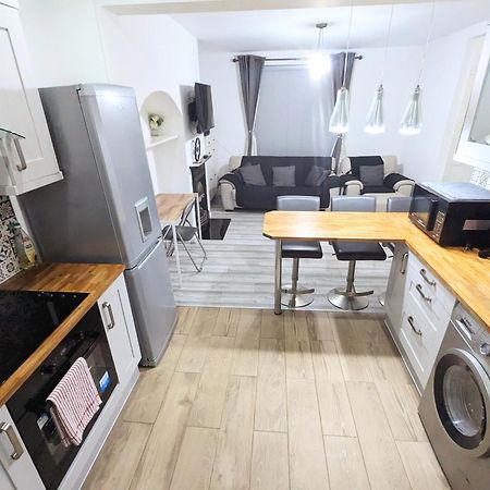 Bromley Serviced Apartments - Beckenham Place Park - London - 2 Bed House - Free Parking - 2 Beds 1 Sofabed Экстерьер фото