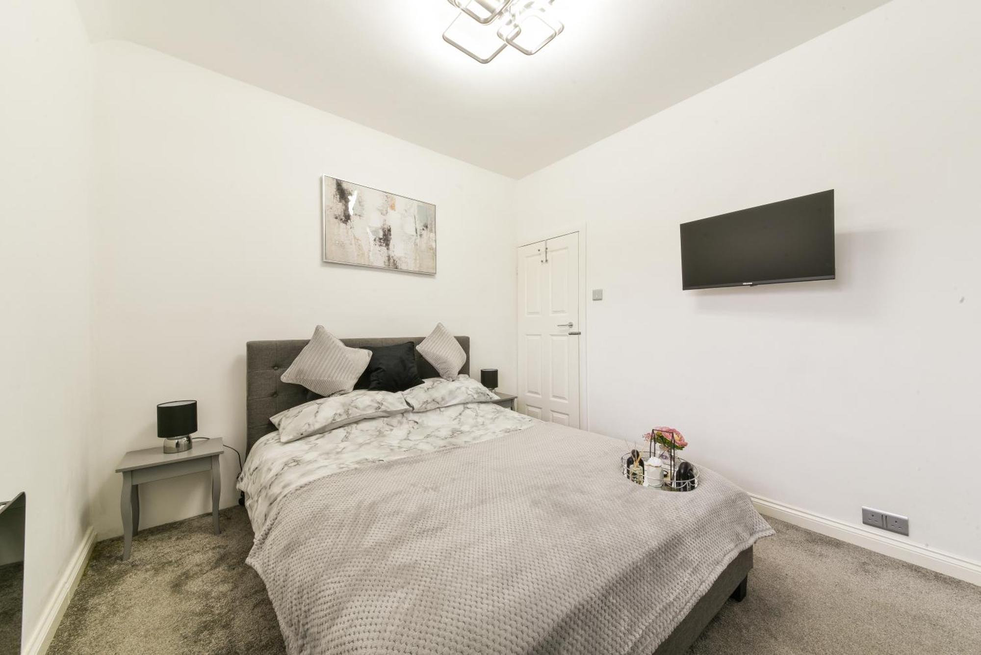 Bromley Serviced Apartments - Beckenham Place Park - London - 2 Bed House - Free Parking - 2 Beds 1 Sofabed Экстерьер фото